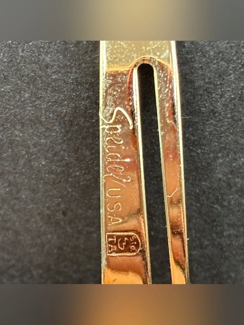 Vintage Speidel USA Gold Tone Engravable ID Bracelet Heart Rhinestone Charm 7”